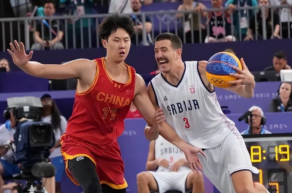 给力！中国三人男篮力克世界第1张宁独揽11分的简单介绍