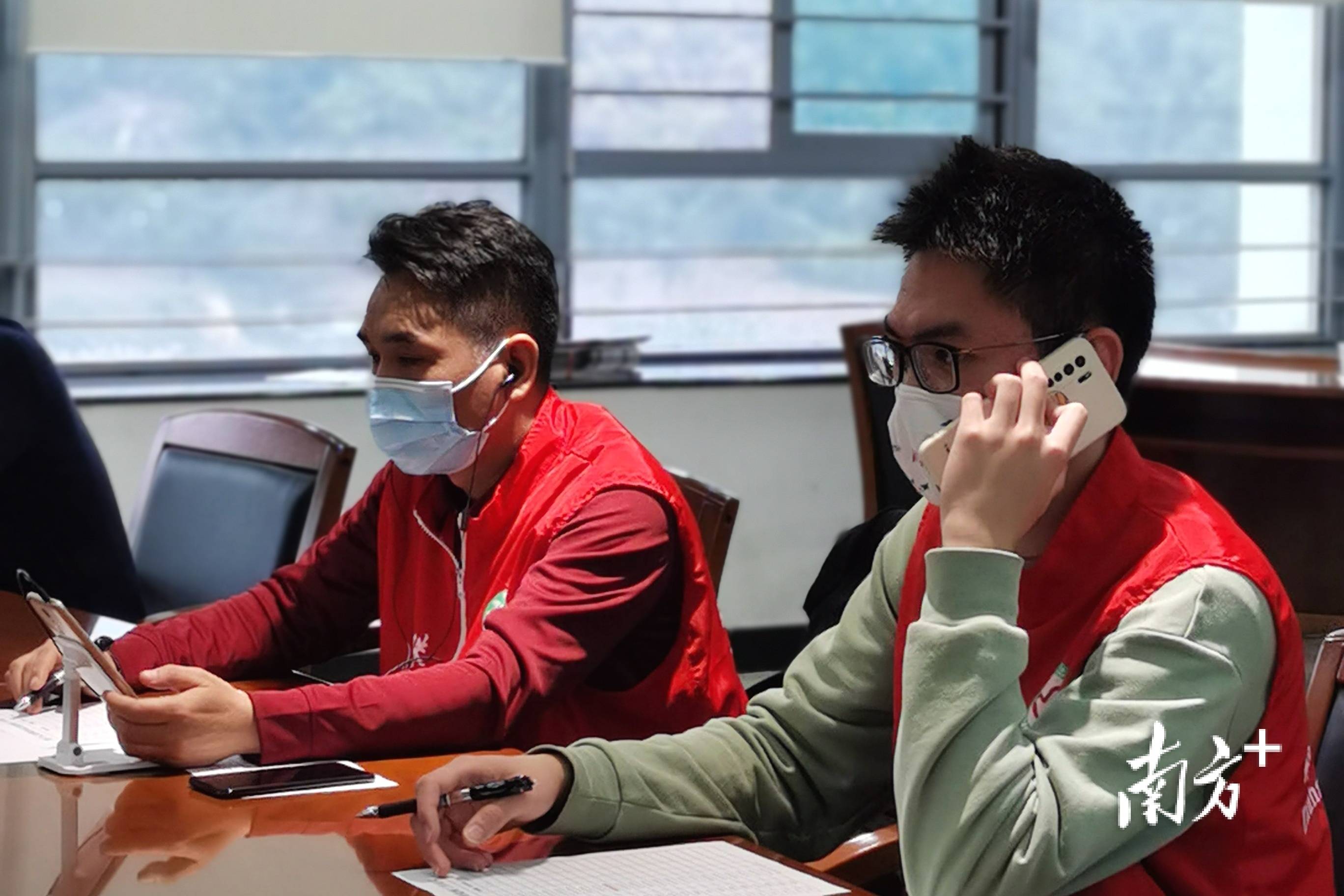 678体育app-打赏成瘾父子档：初二男生一日挥金五万其父四年豪掷百万家长表示自责的简单介绍