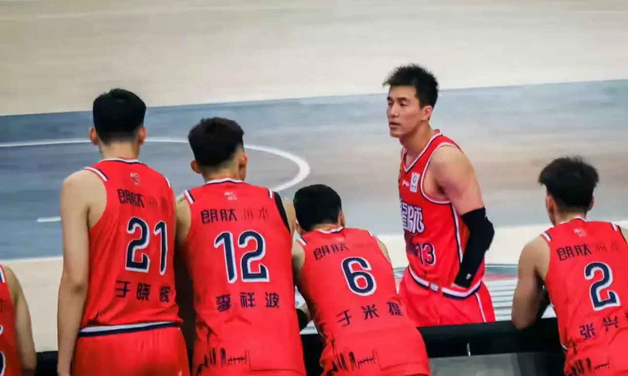 678体育平台-北京男篮战胜广州队，表现抢眼场场取胜(北京男篮击败广州取3连胜)
