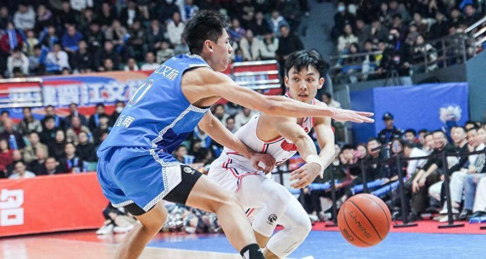 北京男篮战胜广州队，表现抢眼场场取胜(北京男篮击败广州取3连胜)