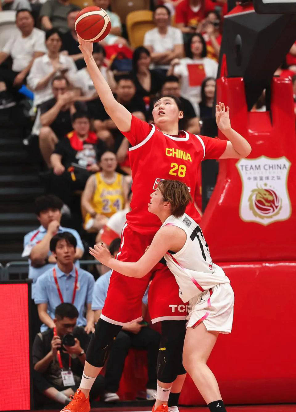 亚洲杯-张子宇11分钟13分女篮胜印尼51分的简单介绍